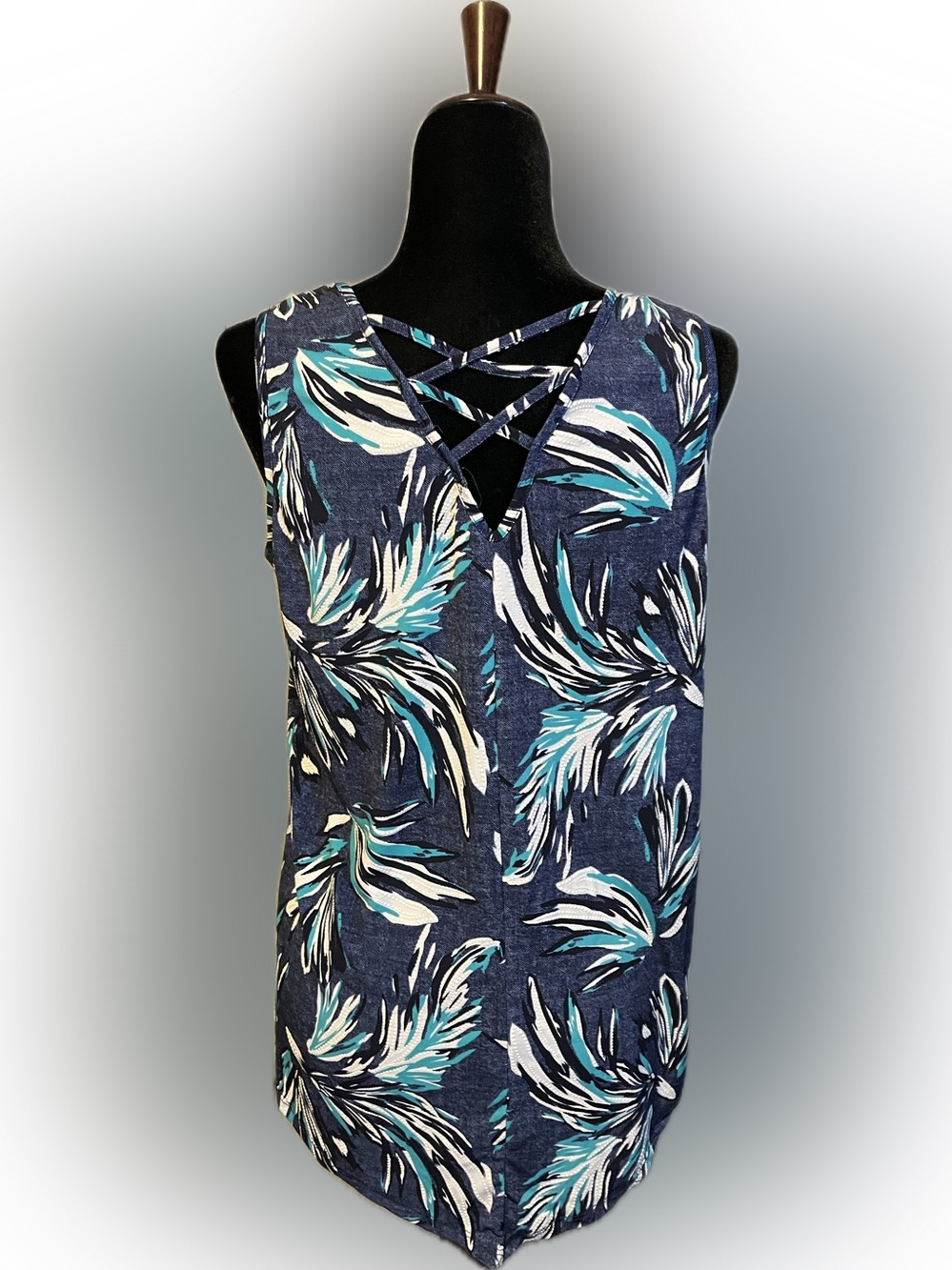 Amana Tropical Print Sleeveless Blouse size Large - Picture 3 of 8